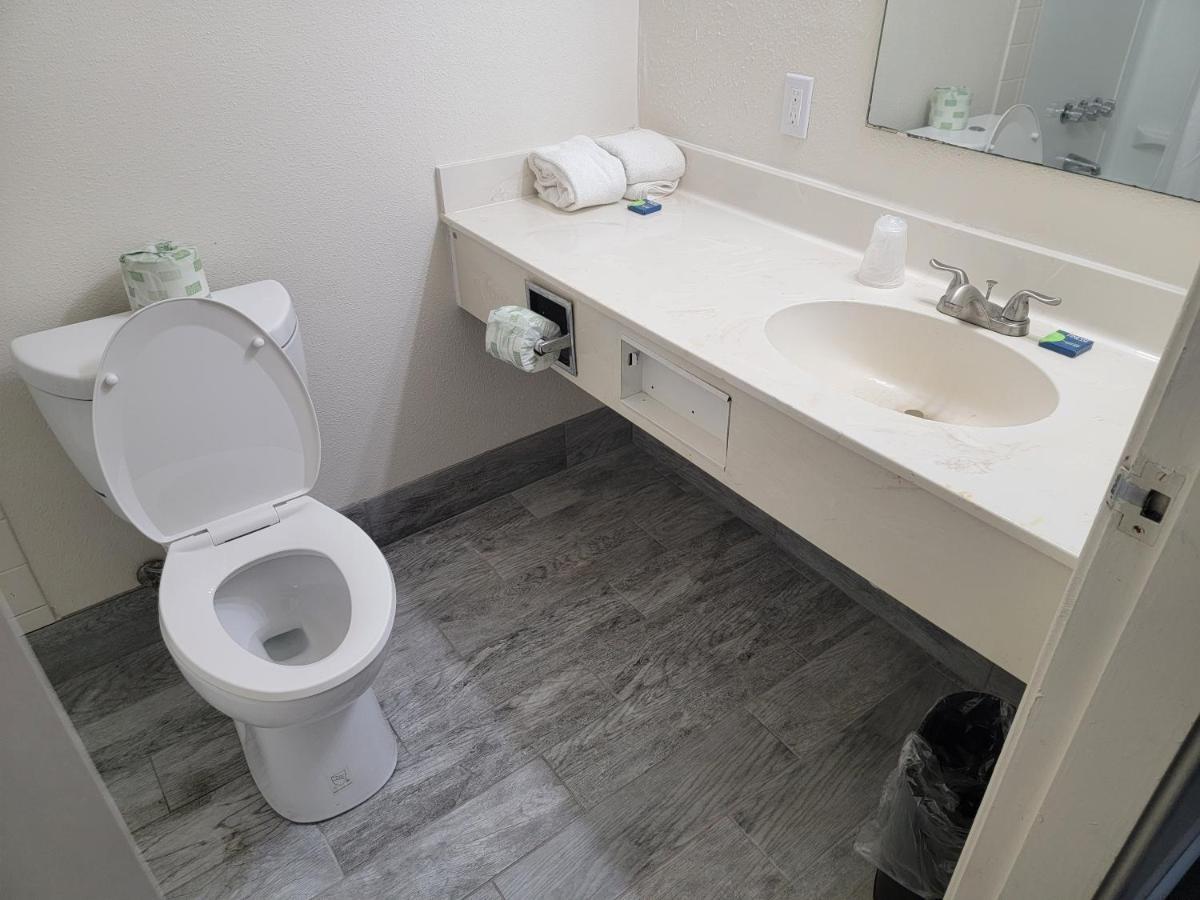 Usa Economy Lodge Spartanburg Bagian luar foto